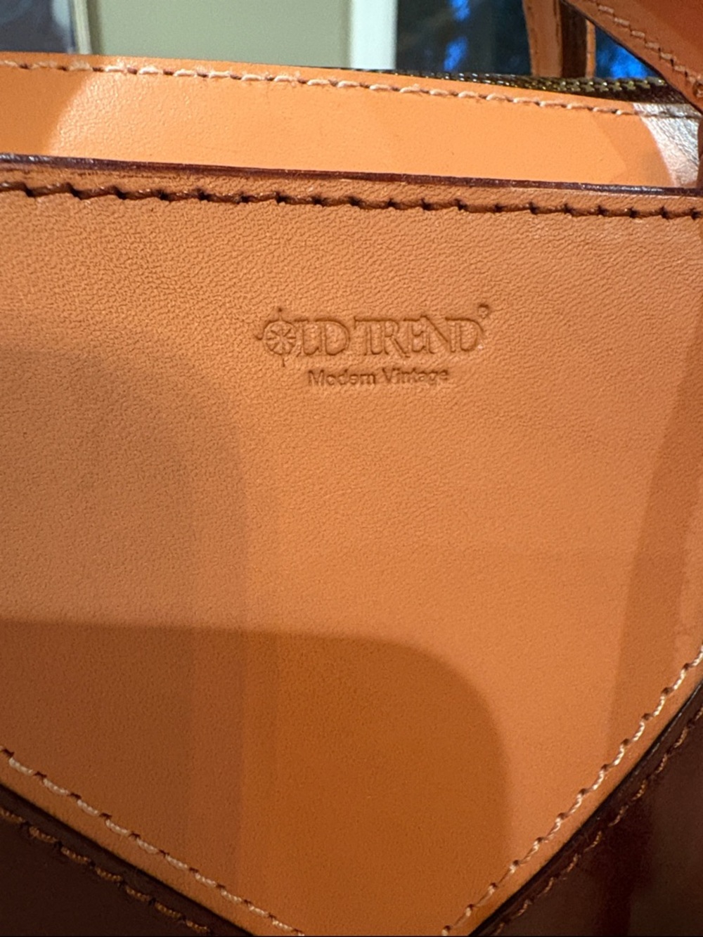 Old Trend Vinca Mini Tote - Picture 7 of 10
